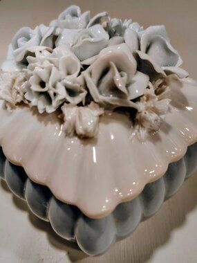Vintage Japan Blue White Porcelain Floral Trinket Box
